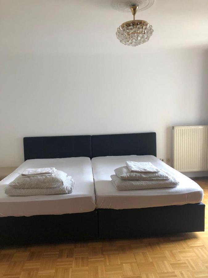 וינה A Private Room In A Shared Apartment מראה חיצוני תמונה